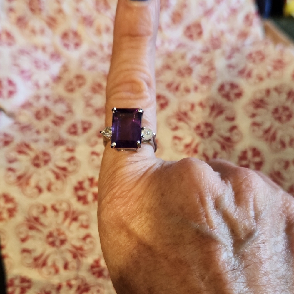 Elegant Purple Gemstone Ring